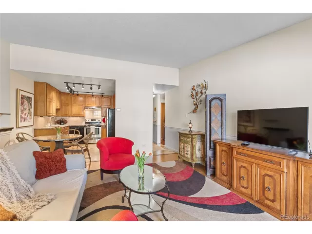 MLS: 6876584 Condo For Sale