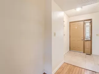 Photo #3: 6876791 Listing