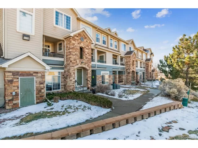 MLS: 6882837 Condo For Sale