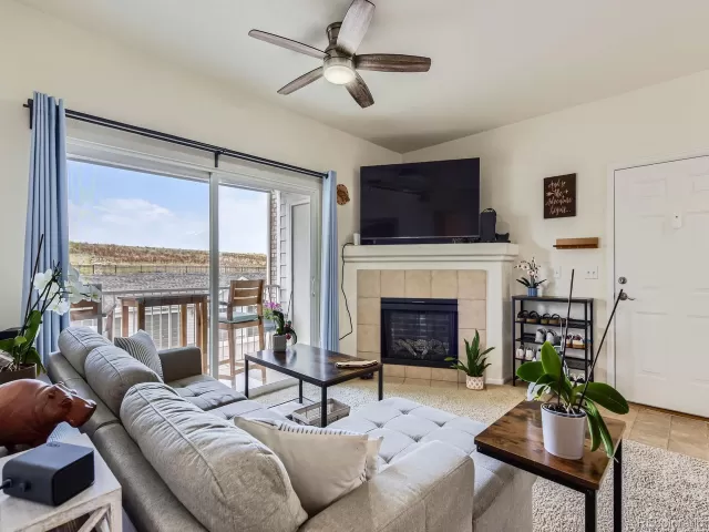 MLS: 6887761 Condo For Sale