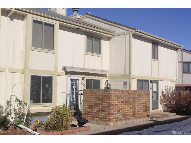 MLS: 6887862 Condo For Sale