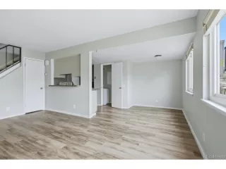 Photo #4: 6889696 Listing 