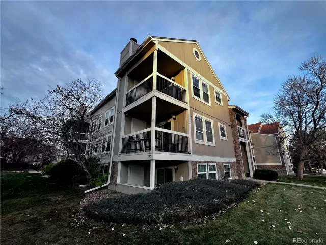 MLS: 6890468 Condo For Sale