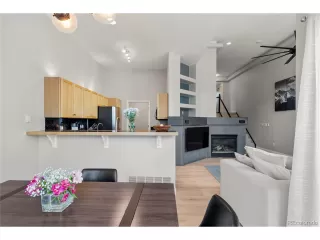 Photo #4: 6892319 Listing