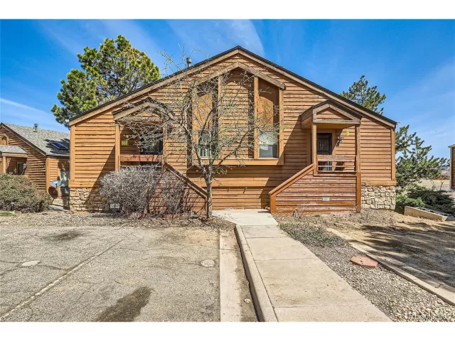 MLS: 6892856 Condo For Sale