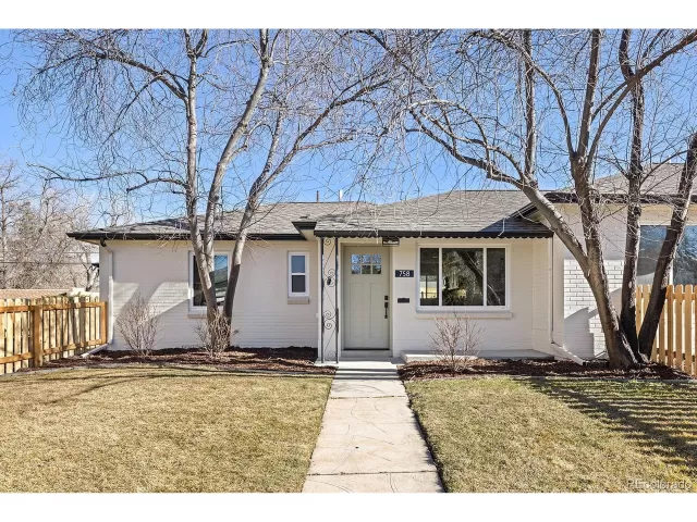 MLS: 6893624 Condo For Sale