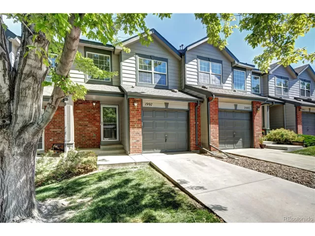 MLS: 6894908 Condo For Sale