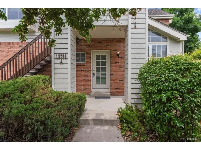 MLS: 6894992 Condo For Sale