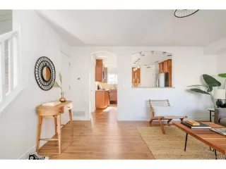 Photo #5: 6897280 Listing