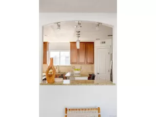 Photo #6: 6897280 Listing