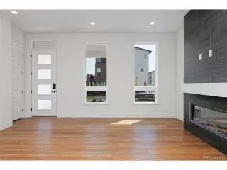 Photo #5: 6898378 Listing 