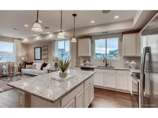 Photo #3: 6899147 Listing