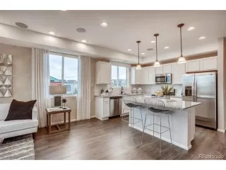 Photo #4: 6899147 Listing