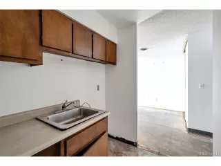 Photo #5: 6904428 Listing