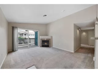 Photo #5: 6908874 Listing