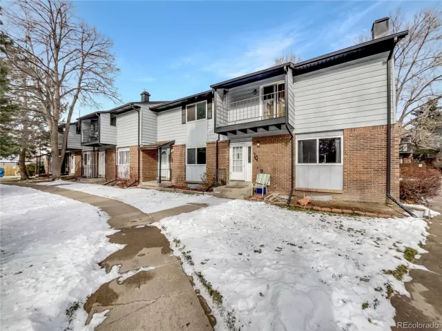 MLS: 6912541 Condo For Sale