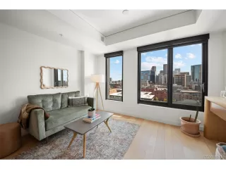 Photo #3: 6914297 Listing