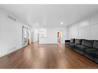 Photo #6: 6919510 Listing