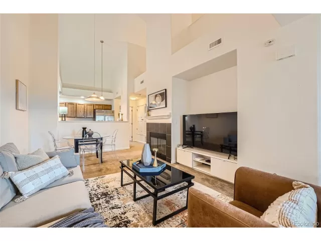 MLS: 6924946 Condo For Sale