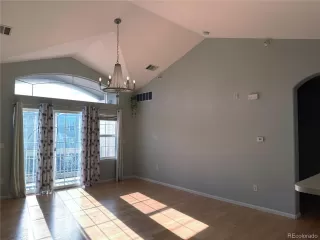 Photo #2: 6926232 Listing