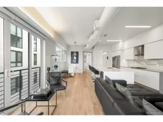 Photo #6: 6927360 Listing