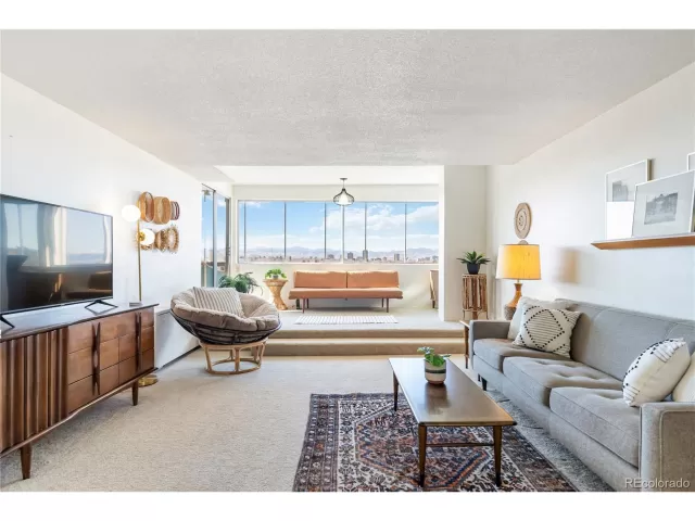 MLS: 6931322 Condo For Sale