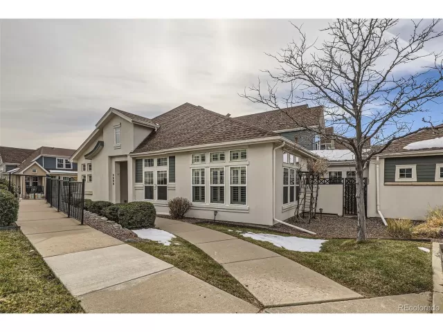 MLS: 6931909 Condo For Sale