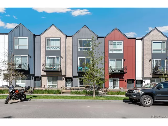 MLS: 6932137 Condo For Sale