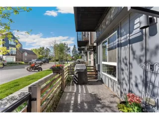 Photo #2: 6932137 Listing