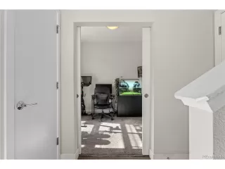 Photo #5: 6932137 Listing