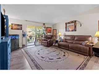 Photo #5: 6932499 Listing