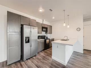 Photo #2: 6933847 Listing