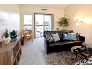 Photo #6: 6936110 Listing