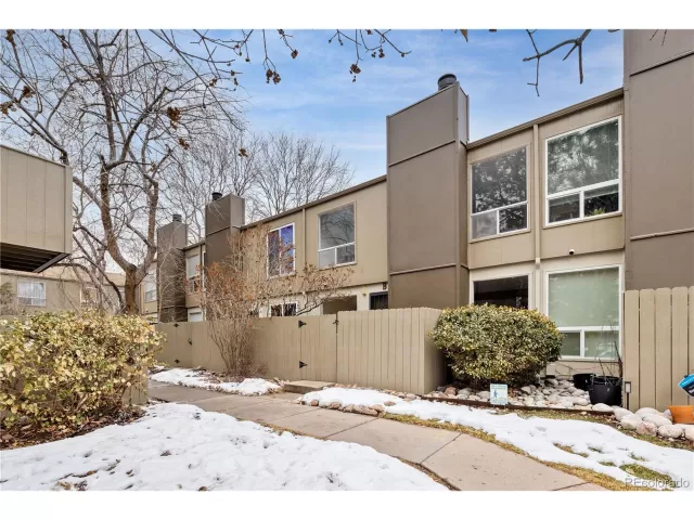 MLS: 6937511 Condo For Sale