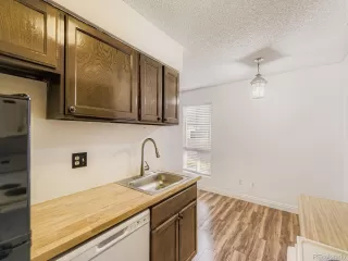 Photo #3: 6938187 Listing