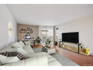 Photo #3: 6938297 Listing