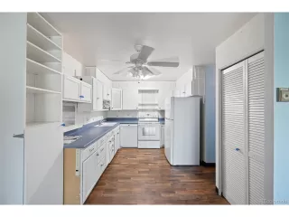 Photo #5: 6940002 Listing