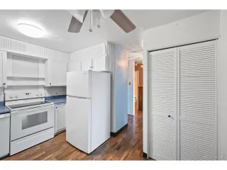 Photo #6: 6940002 Listing