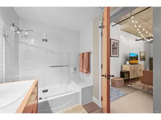 Photo #6: 6941043 Listing 