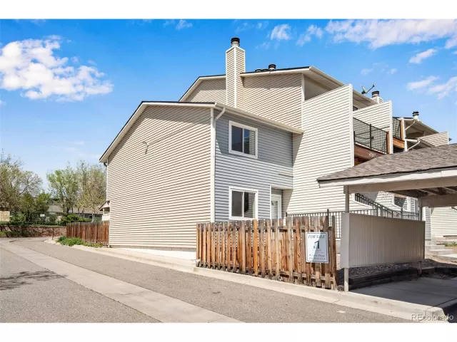 MLS: 6941651 Condo For Sale