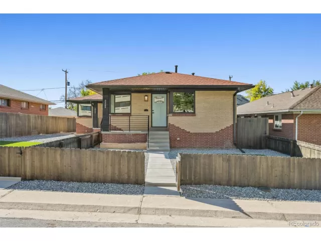 MLS: 6942303 Condo For Sale