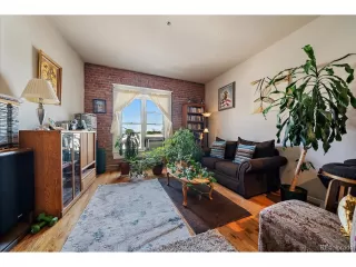 Photo #3: 6944398 Listing