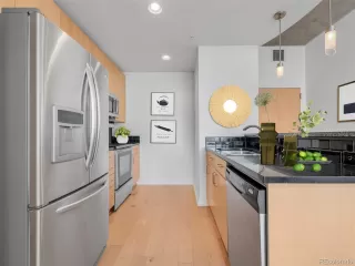 Photo #3: 6948912 Listing