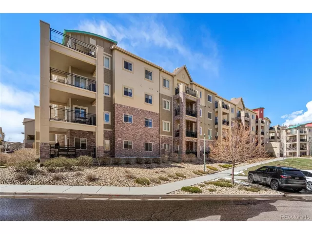 MLS: 6949658 Condo For Sale