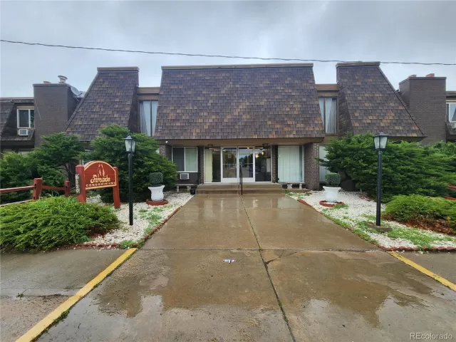 MLS: 6955649 Condo For Sale
