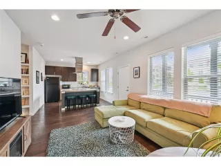 Photo #6: 6956134 Listing