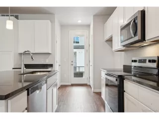 Photo #6: 6961539 Listing
