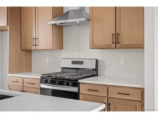 Photo #3: 6967220 Listing