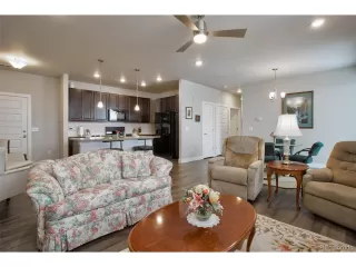 Photo #5: 6967373 Listing