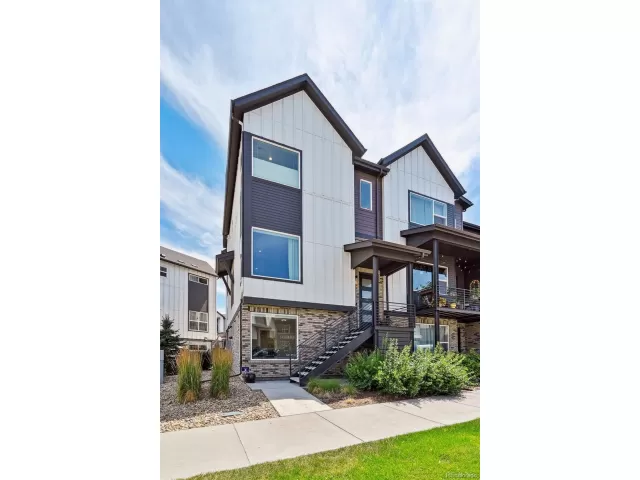 MLS: 6968187 Condo For Sale